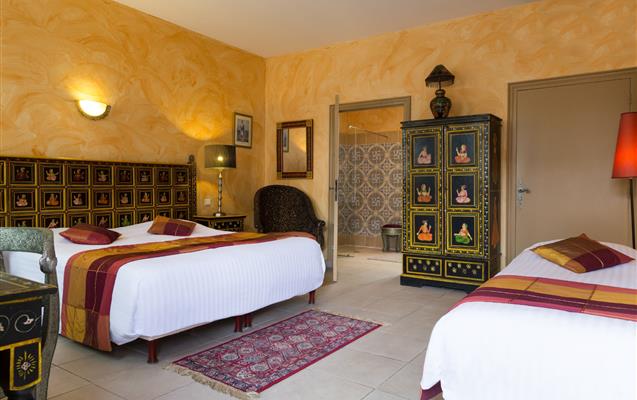 Chambre triple supérieure "Bombay" - Hôtel le Domaine des Thomeaux